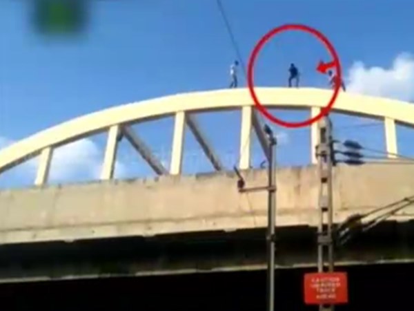 north indian youth committed sucide in madurai north indian youth committed sucide in madurai