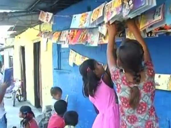 9-Year-Old Girl Runs Library To Educate Others In Her Slum 9-Year-Old Girl Runs Library To Educate Others In Her Slum
