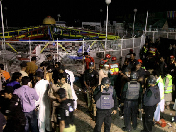 Suicide blast in Lahore park kills 65 people Suicide blast in Lahore park kills 65 people