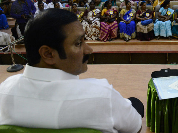 எதை ராஜினாமா செய்வார்?