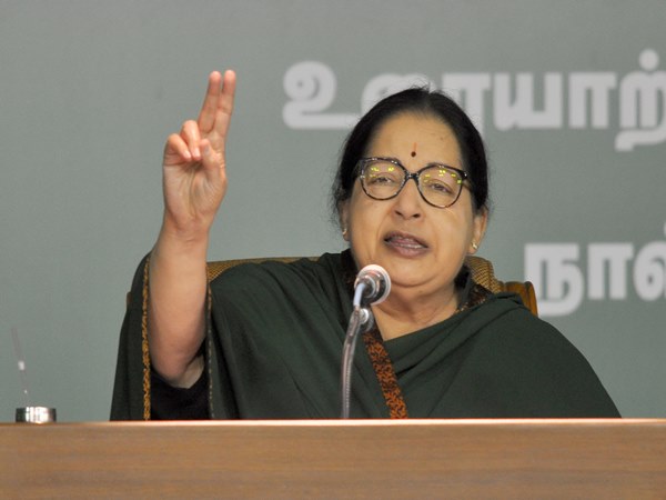 Jaya slams DMK for its failure on manifesto Jaya slams DMK for its failure on manifesto