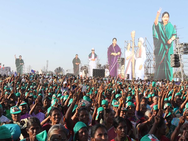 Jaya slams DMK for its failure on manifesto Jaya slams DMK for its failure on manifesto