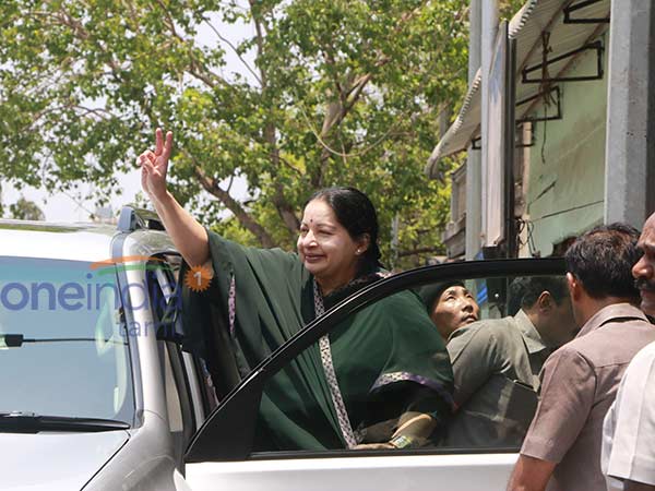 Jayalalitha has 2.04 crore rupees of debt Jayalalitha has 2.04 crore rupees of debt