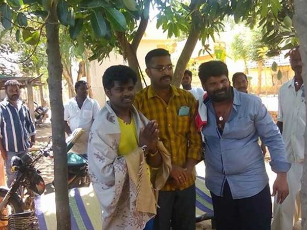 Lyricist Jayamkondan files nomination at Jayamkondam Lyricist Jayamkondan files nomination at Jayamkondam