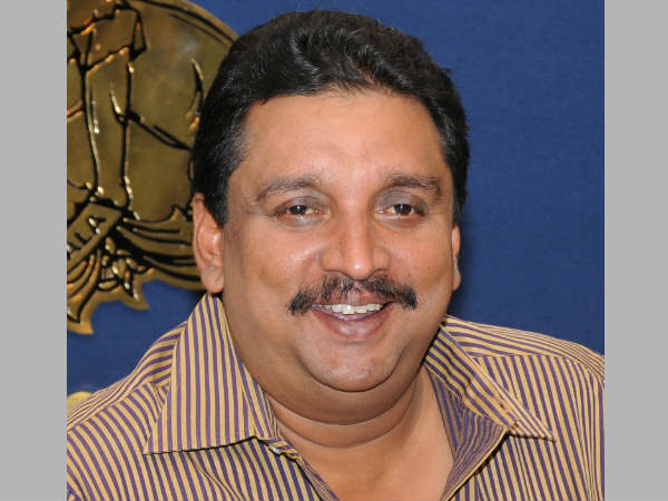 டிவி விவாதத்தின் போது மோதல்.. கல்வீச்சில் கேரளா அமைச்சர் காயம்  