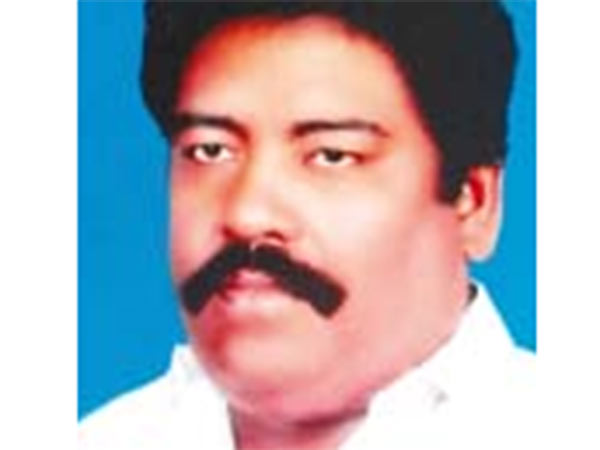 IT officials raid ADMK candidate's brother's house IT officials raid ADMK candidate's brother's house