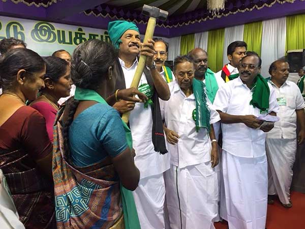 விவசாயிகளுக்கு துரோகம்
