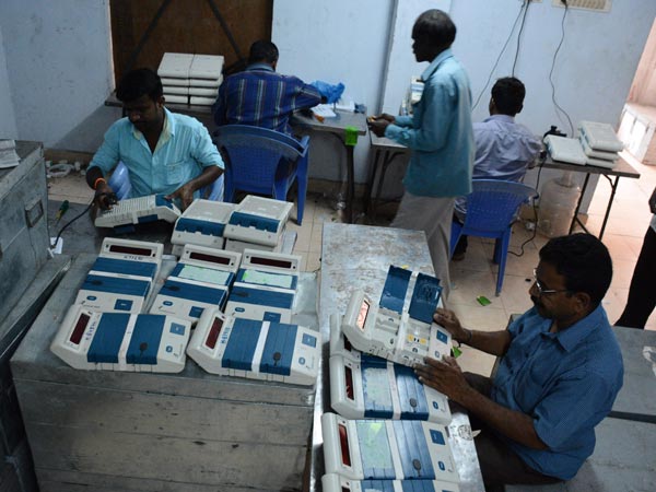 Chennai Dist voting machine will ne sent to booth by tomorrow Chennai Dist voting machine will ne sent to booth by tomorrow