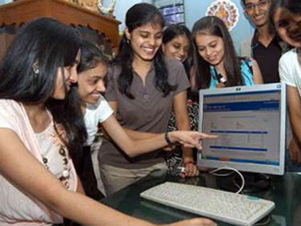 SSLC result: Nellai government school student get 3rd rank SSLC result: Nellai government school student get 3rd rank