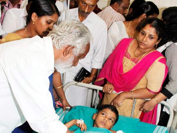 செங்கொடி vs காவிக்கொடி.. அரசியல் மோதல்களால் நரகமாகும் கடவுளின் தேசம்!