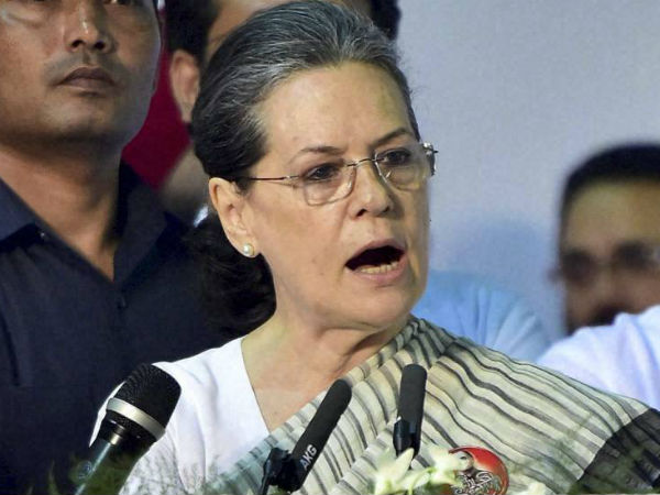 PM Modi is no Shehenshah says Sonia Gandhi PM Modi is no Shehenshah says Sonia Gandhi