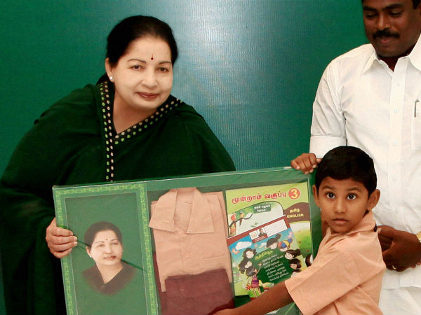 Schools opened but no books provided to Students in Nellai Schools opened but no books provided to Students in Nellai