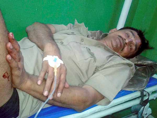 21 persons including 2 cops killed in Mathura clash 21 persons including 2 cops killed in Mathura clash