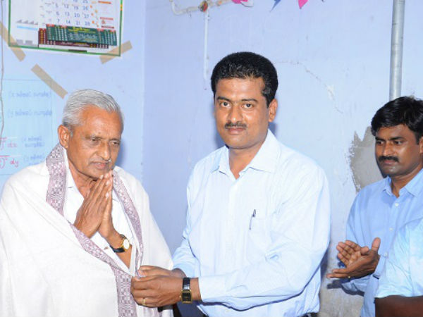 ஆசிரியர்களுக்கு மரியாதை