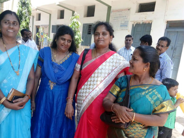மாணவிகளின் நினைவுகள்