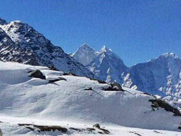 Police couple from Pune scale Mt. Everest Police couple from Pune scale Mt. Everest