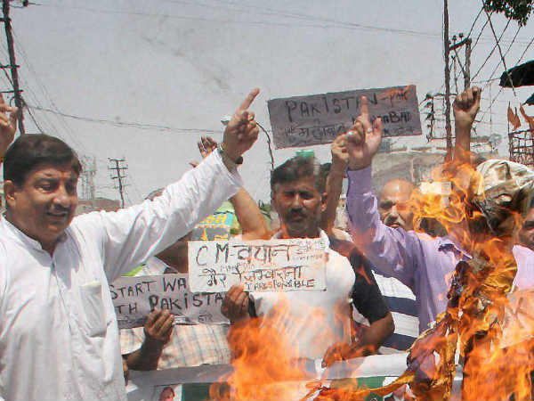 People clash with police in Srinagar after terrorist shot People clash with police in Srinagar after terrorist shot
