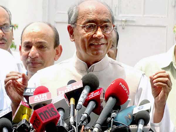 Digvijaya Singh promises Rs 2 lakh reward to anyone 'who bought tea from Modi' Digvijaya Singh promises Rs 2 lakh reward to anyone 'who bought tea from Modi'