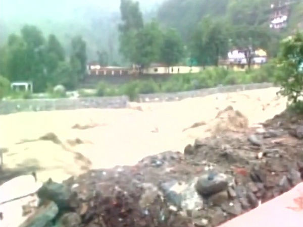 உத்தரகாண்டில் மேக-வெடிப்பினால் கனமழை: 30 பேர் பலி- தேசிய பேரிடர் மீட்புக்குழு விரைவு