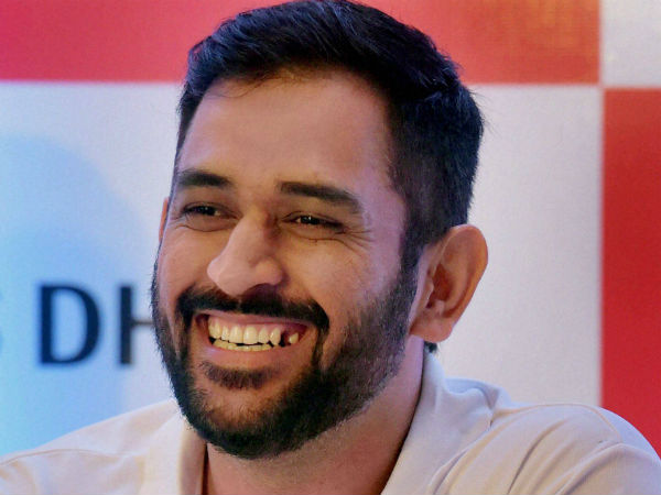 Dhoni praised tejas induction Dhoni praised tejas induction