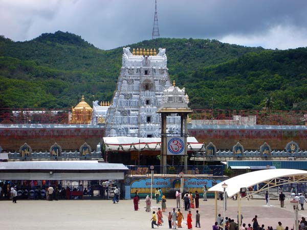 மாதம் ரூ. 100 கோடி வருமானம்
