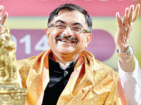 Tarun Vijay meets press people Tarun Vijay meets press people