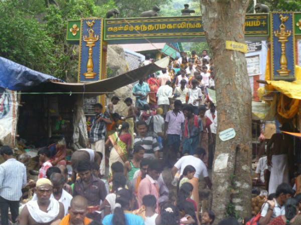 பக்தர்கள் அனுமதி