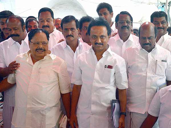 பெயரை சொல்லலாமா?