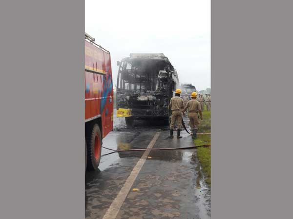 Private bus catches fire near Hubli: 3 dead, 12 injured Private bus catches fire near Hubli: 3 dead, 12 injured