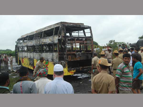Private bus catches fire near Hubli: 3 dead, 12 injured Private bus catches fire near Hubli: 3 dead, 12 injured