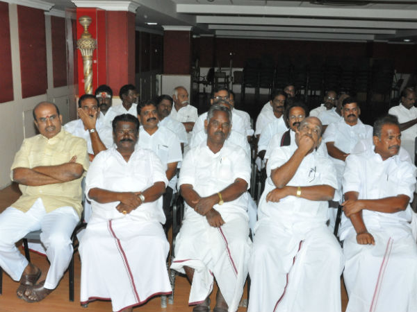 பாலாறில் அணை