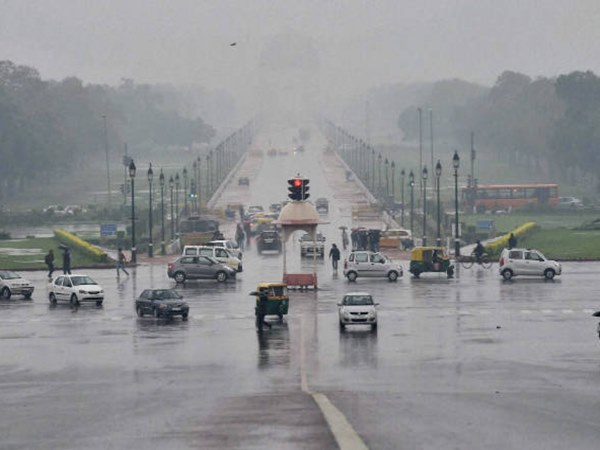Heavy rains, waterlogging cause massive traffic Heavy rains, waterlogging cause massive traffic