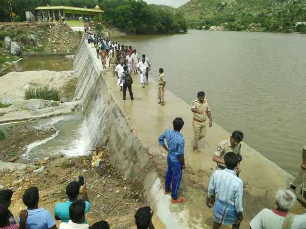 AP police attempts to fabricate PM report of farmer Seenu AP police attempts to fabricate PM report of farmer Seenu
