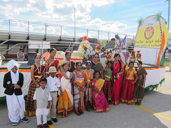 சிகாகோவில் தமிழர்கள் ஊர்தி