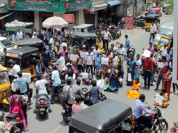 protest aganist ADMK party functionary protest aganist ADMK party functionary
