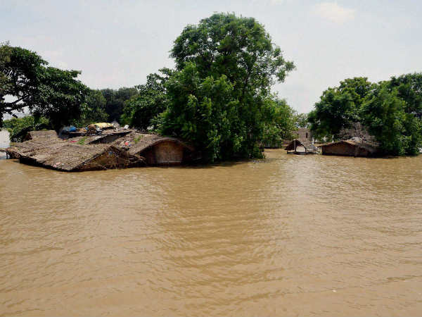 Ganga Flowing Above Danger Mark, Flood Situation Alarming in UP, Bihar Ganga Flowing Above Danger Mark, Flood Situation Alarming in UP, Bihar