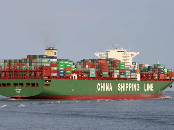 Indian cargo ship heading for Yemen sinks off Oman Indian cargo ship heading for Yemen sinks off Oman