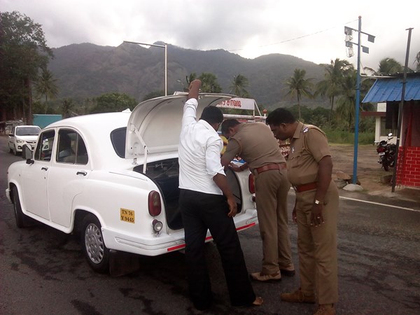 சுதந்திர தின விழாவை முன்னிட்டு தமிழக-கேரள எல்லைகளில் சோதனை தீவிரம்