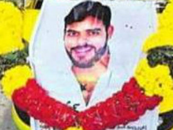 Junior NTR's fan stabs Pawan Kalyan's fan Junior NTR's fan stabs Pawan Kalyan's fan