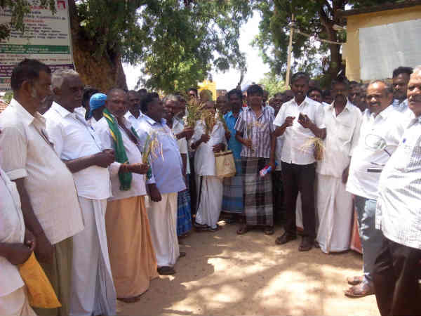 Farmers demand compensation for crop loss Farmers demand compensation for crop loss