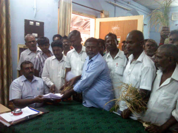 Farmers demand compensation for crop loss Farmers demand compensation for crop loss