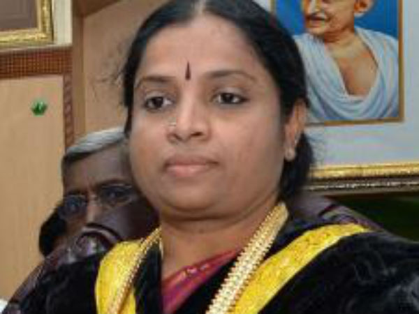 மதுரையில்...