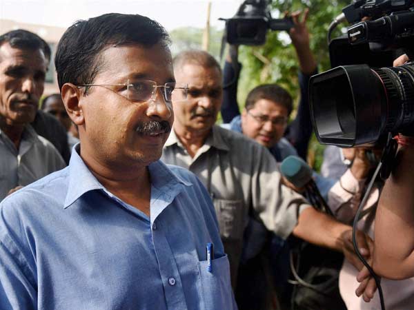Congress women activists burn Arvind Kejriwal's effigy Congress women activists burn Arvind Kejriwal's effigy