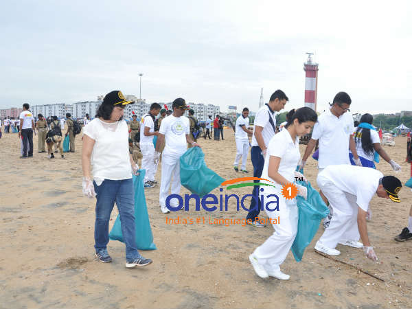 International Coastal Clean up Day: Navy, Coast Guard clean Marina Beach International Coastal Clean up Day: Navy, Coast Guard clean Marina Beach