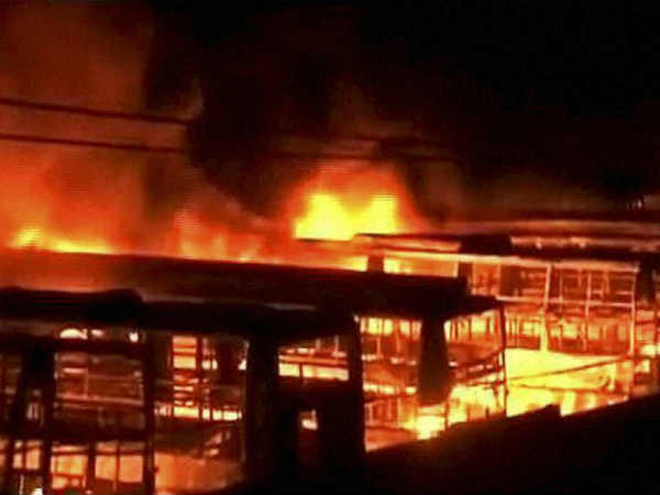 More than 50 Tamil Nadu Omni buses burnt by Karnataka agitators in Bangaluru More than 50 Tamil Nadu Omni buses burnt by Karnataka agitators in Bangaluru