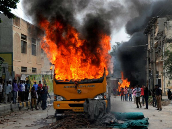 Karnataka lost 40 thousand worth assets due to the Cauvery protests, says Eswarappa Karnataka lost 40 thousand worth assets due to the Cauvery protests, says Eswarappa