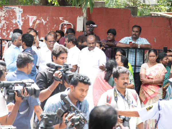 Jayalalaithaa orders ministers to go back to their works Jayalalaithaa orders ministers to go back to their works