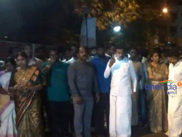 admk Volunteers gatheered in apolla hospital admk Volunteers gatheered in apolla hospital