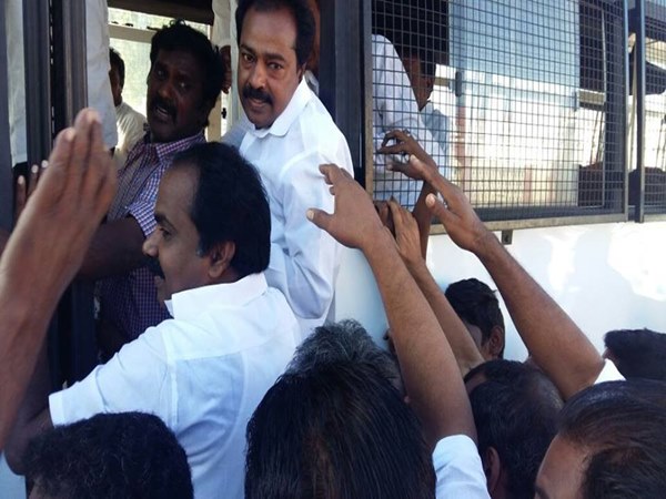 Rail roko by DMK in many parts of Tamil Nadu Rail roko by DMK in many parts of Tamil Nadu