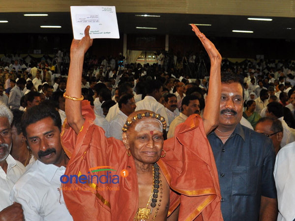 Madurai Aadheenam urges Centre to dismiss Karnataka govt Madurai Aadheenam urges Centre to dismiss Karnataka govt